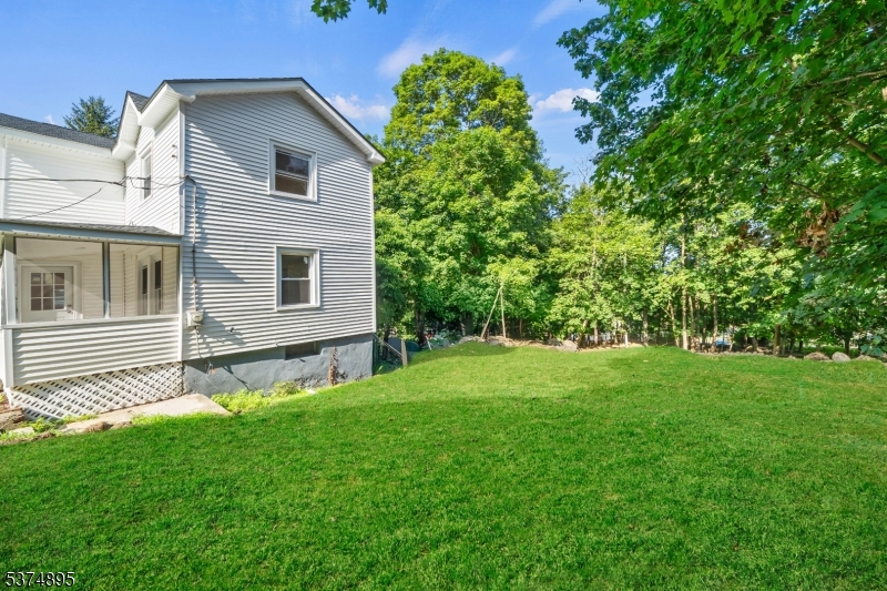 20 Ella St