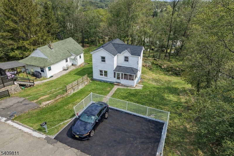 20 Ella St