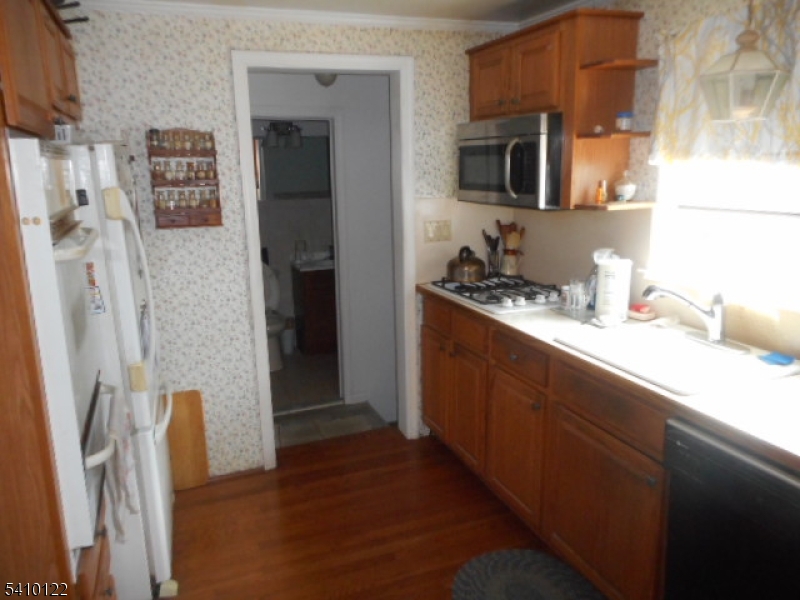 52 E Sumner Ave