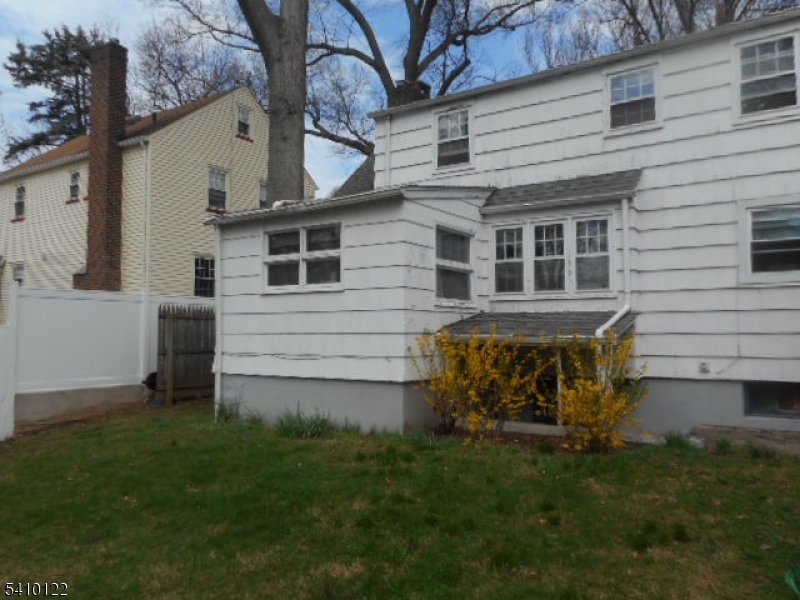 52 E Sumner Ave