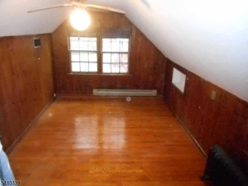 52 E Sumner Ave