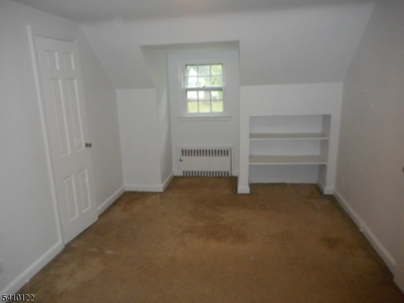52 E Sumner Ave