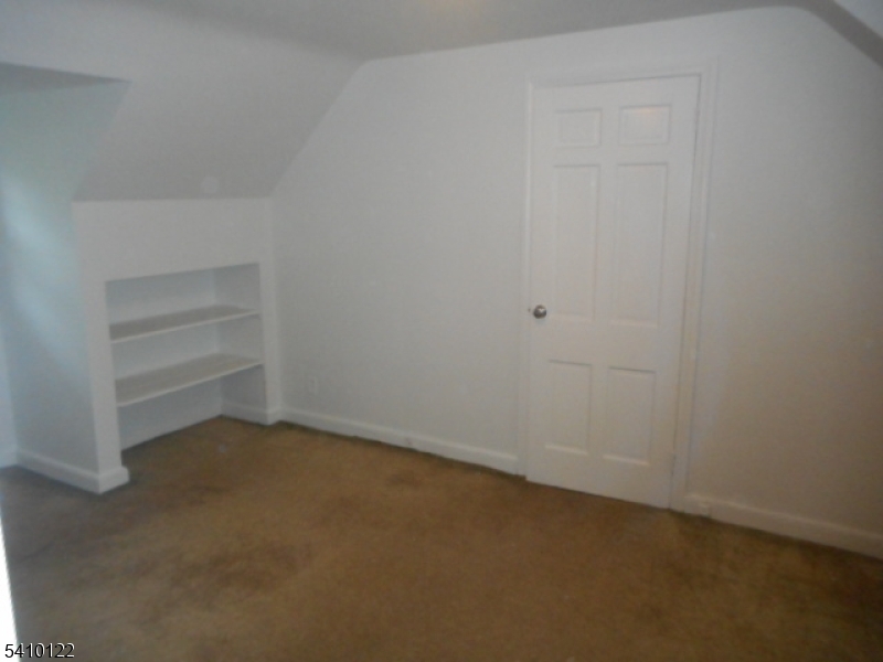 52 E Sumner Ave
