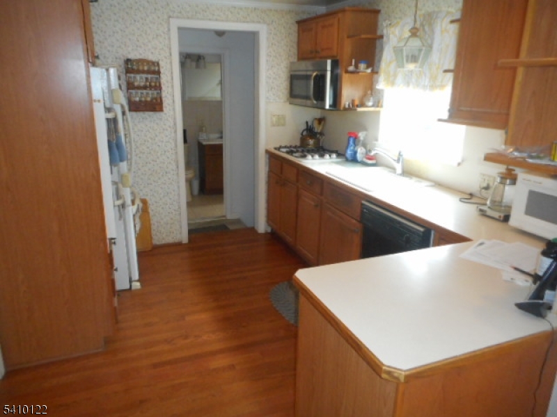 52 E Sumner Ave