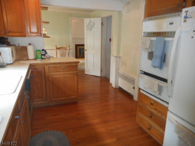 52 E Sumner Ave