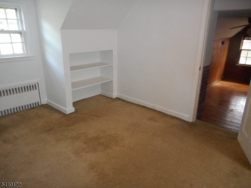 52 E Sumner Ave