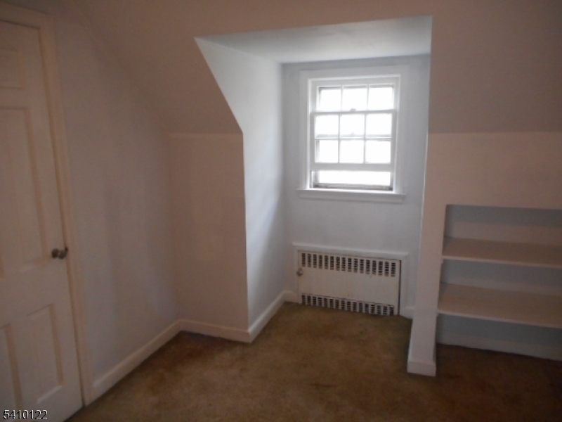 52 E Sumner Ave