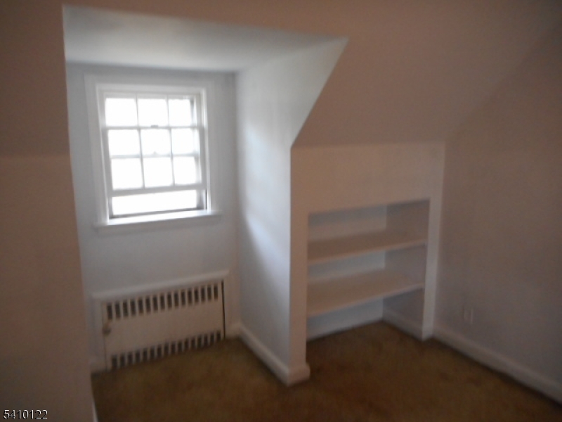 52 E Sumner Ave