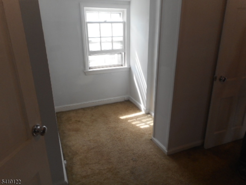 52 E Sumner Ave