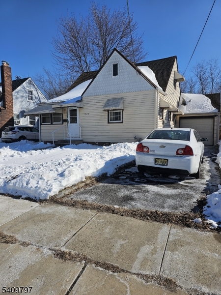 1924 Caroline Ave