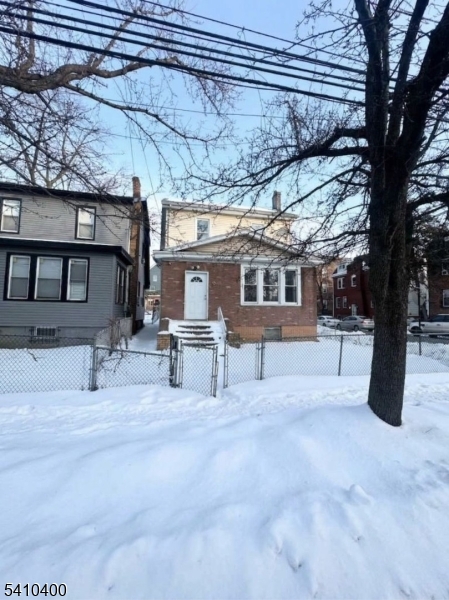 174 Munn Ave
