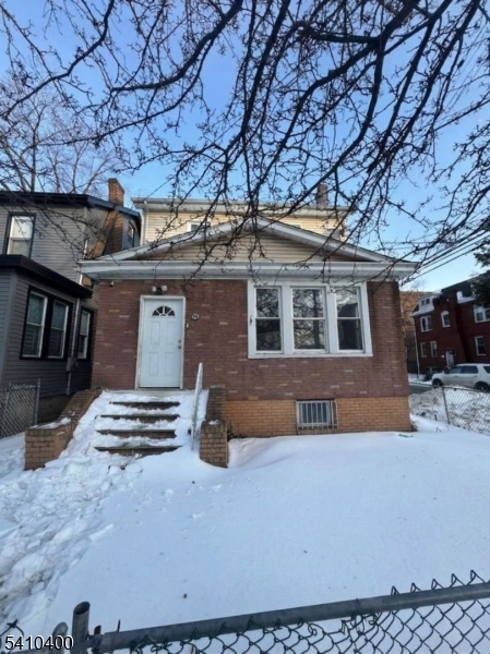 174 Munn Ave