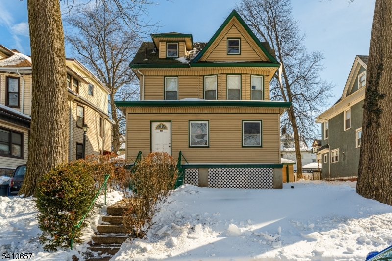 757 Parker St