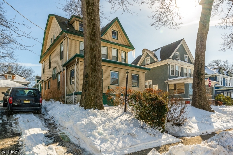 757 Parker St