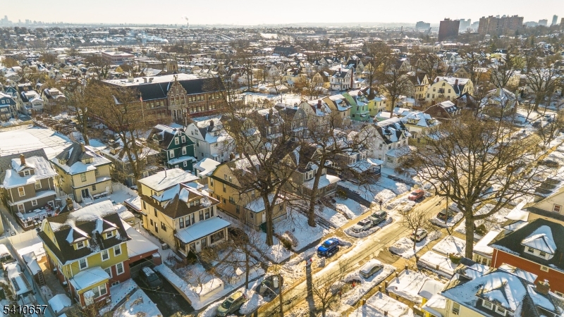 757 Parker St
