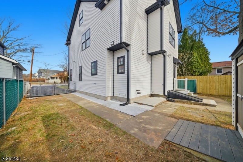 10 Buena Rd