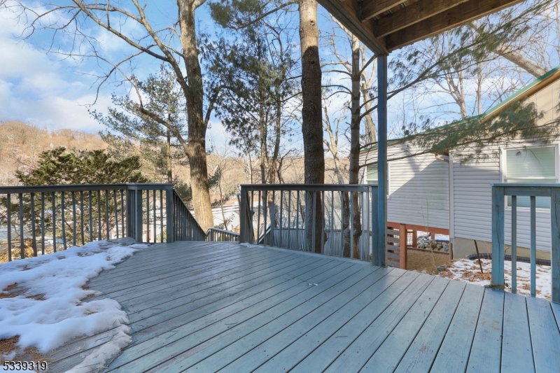 364 Skyline Lake Dr