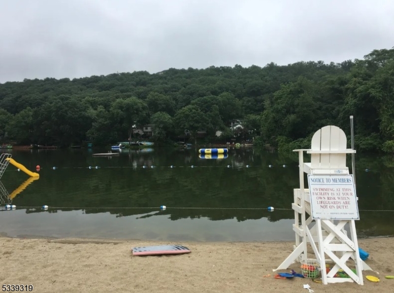 364 Skyline Lake Dr