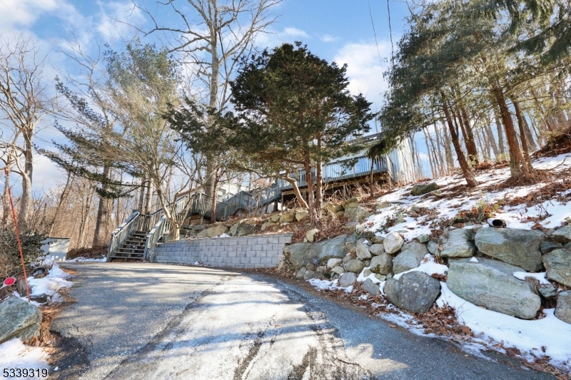 364 Skyline Lake Dr