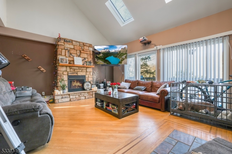 364 Skyline Lake Dr