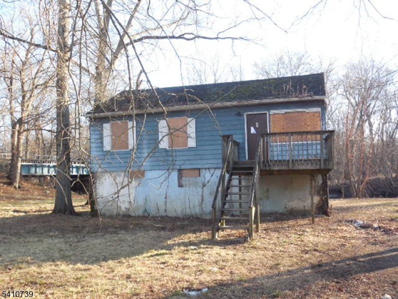 31 Brookside Rd