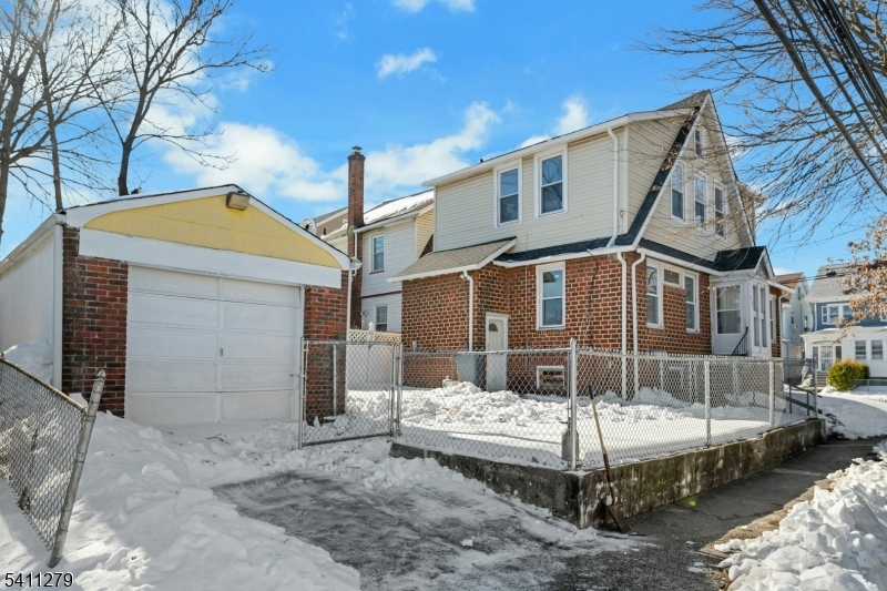256 Ellery Ave