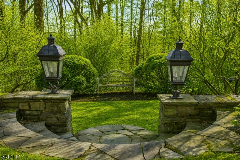 5 Rocky Way