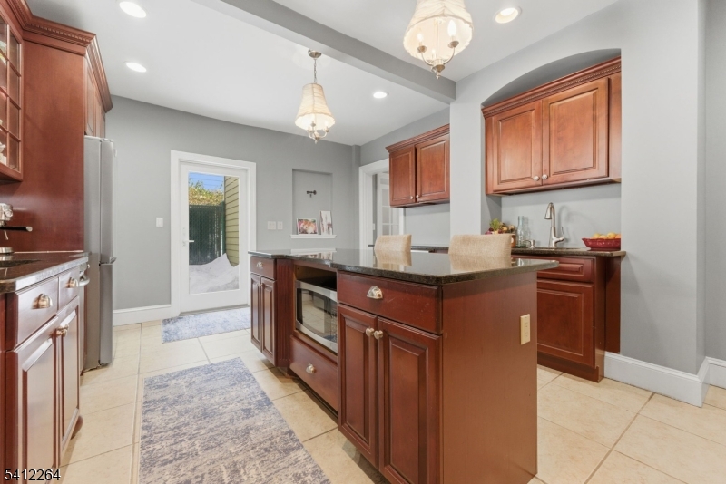 101 E Palisade Ave
