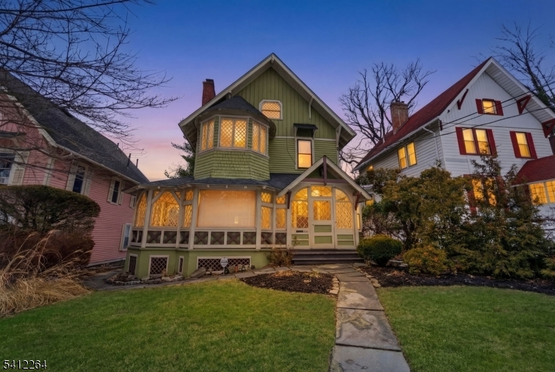 101 E Palisade Ave
