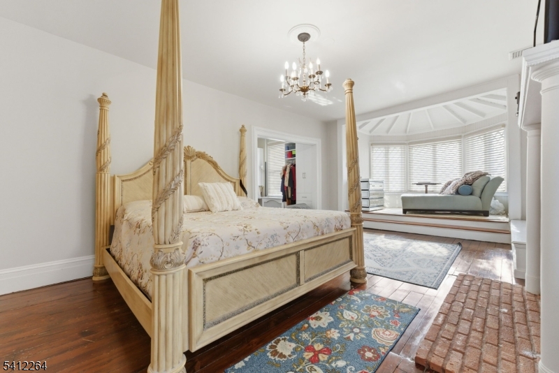 101 E Palisade Ave