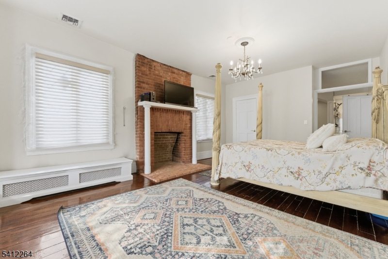 101 E Palisade Ave