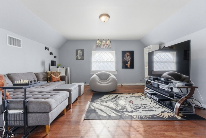 101 E Palisade Ave