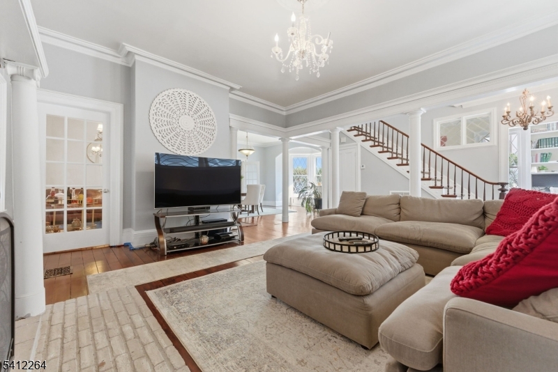 101 E Palisade Ave