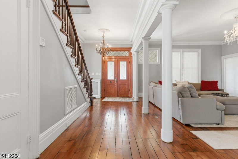101 E Palisade Ave