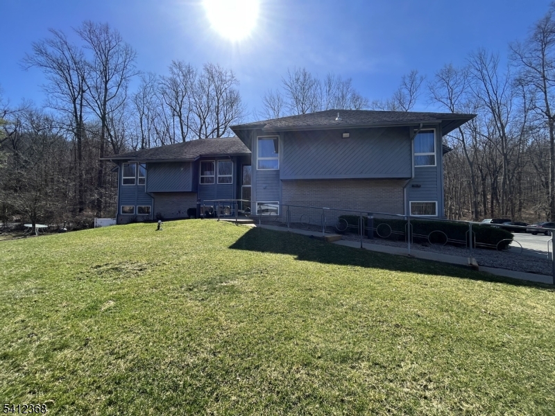 280 Newton Sparta Rd #4.04