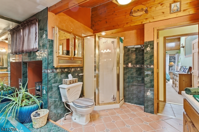 543 Lakeside Ave