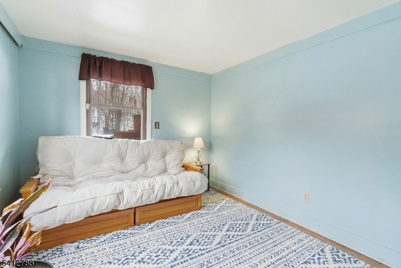 543 Lakeside Ave