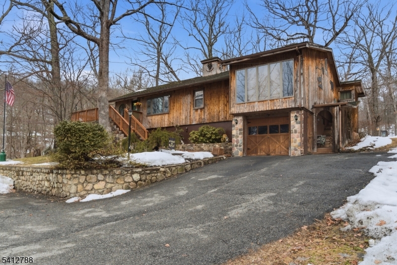 543 Lakeside Ave