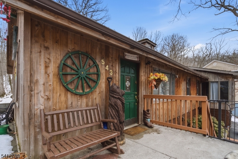 543 Lakeside Ave