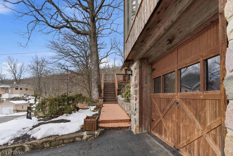 543 Lakeside Ave