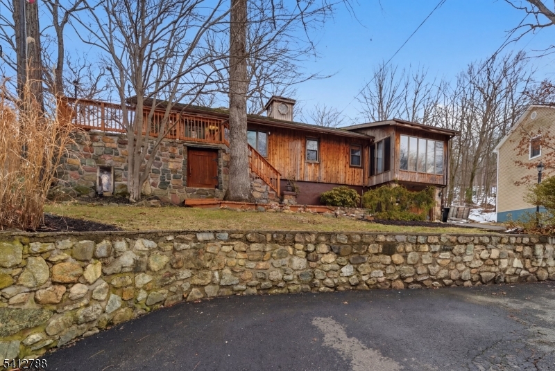 543 Lakeside Ave