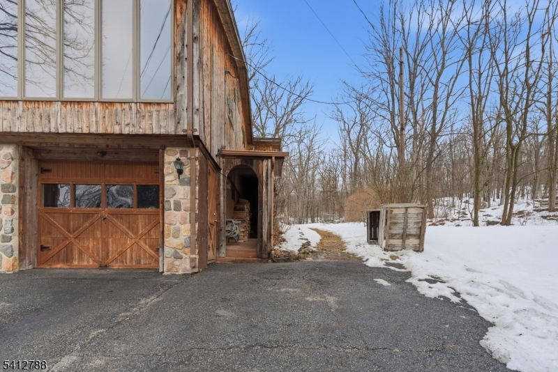543 Lakeside Ave