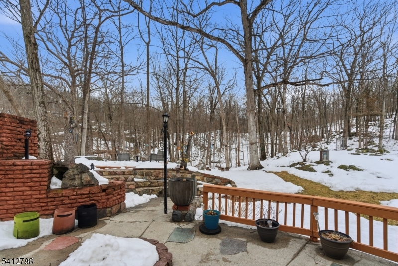 543 Lakeside Ave