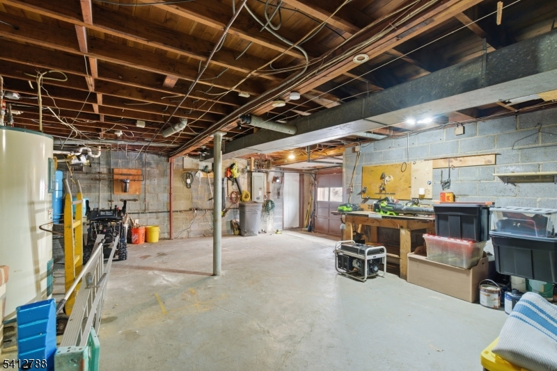 543 Lakeside Ave