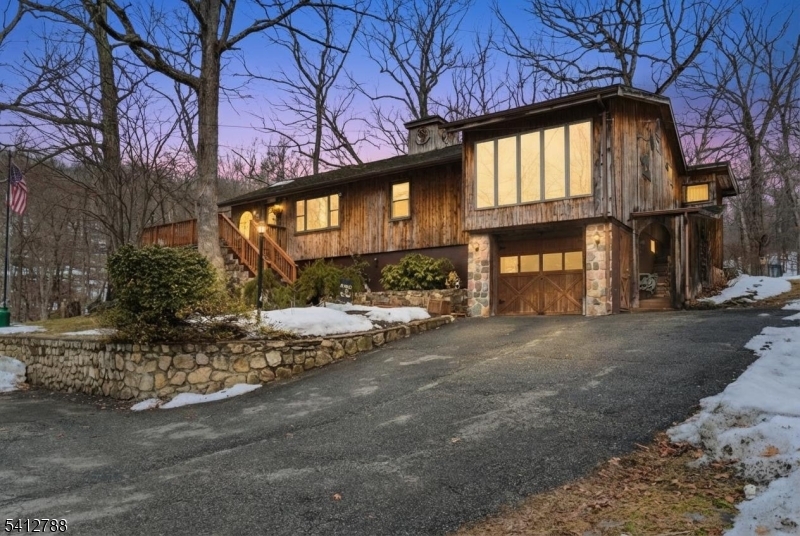 543 Lakeside Ave