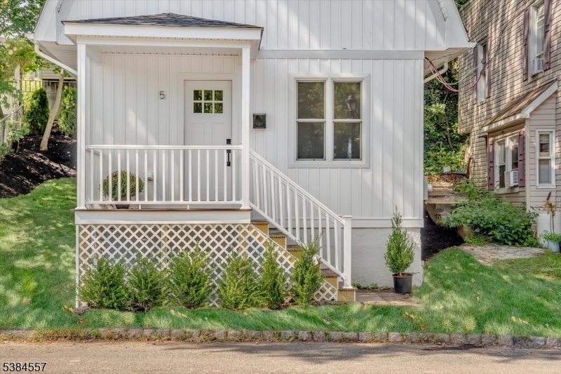 5 Brookside Drive
