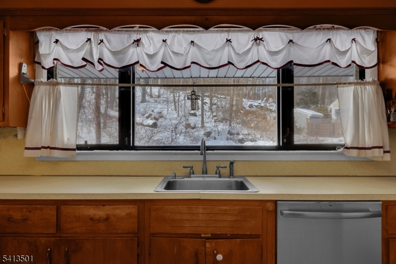 15 Winding Brook Way