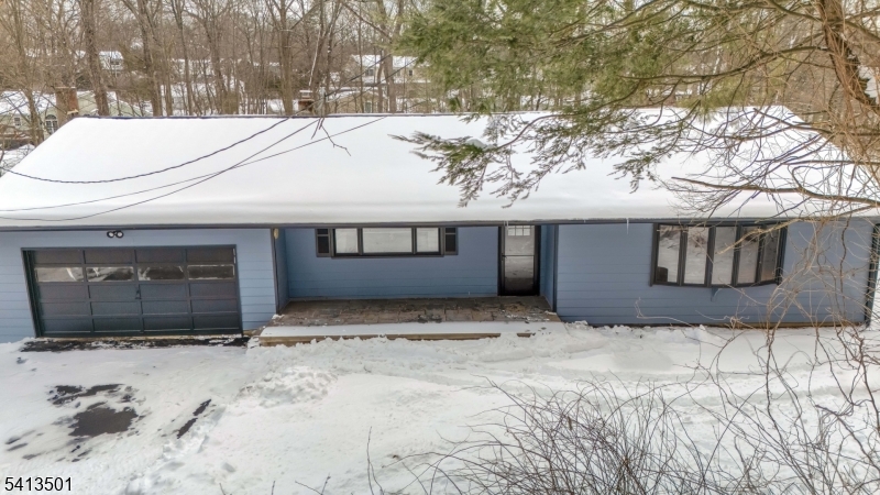 15 Winding Brook Way