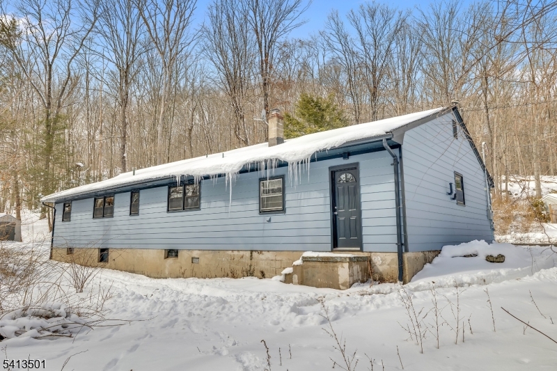 15 Winding Brook Way