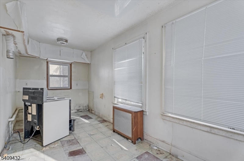 1200 Salem Ave